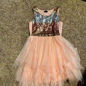 LITTLE GIRLS SPARKLING SEQUINS DRESS Size Medium